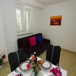 Vesela Appartement *