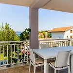 Appartement Vesela *