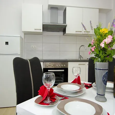 Apartment Vesela *
